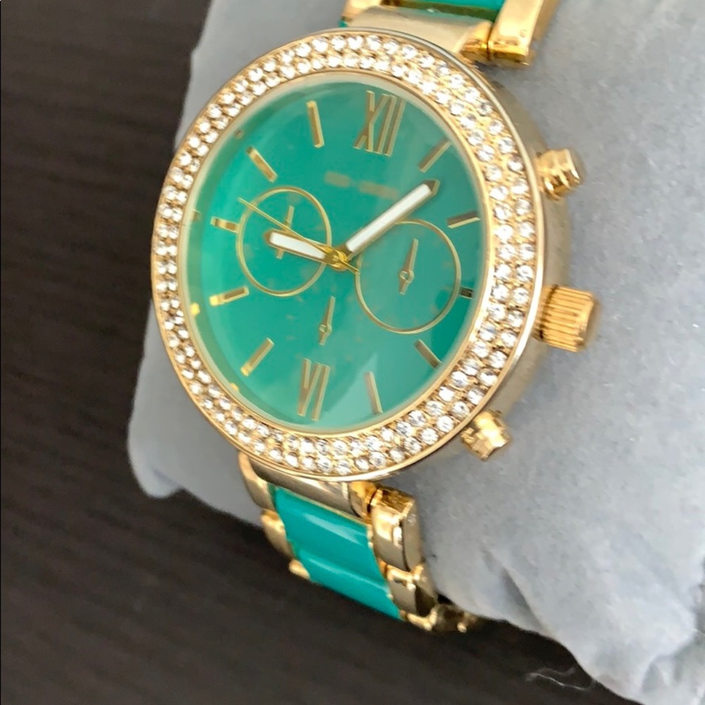 Watch - Picture 2 of 3